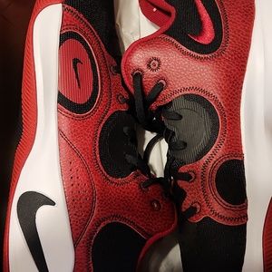 Nike Fly Mid size 12